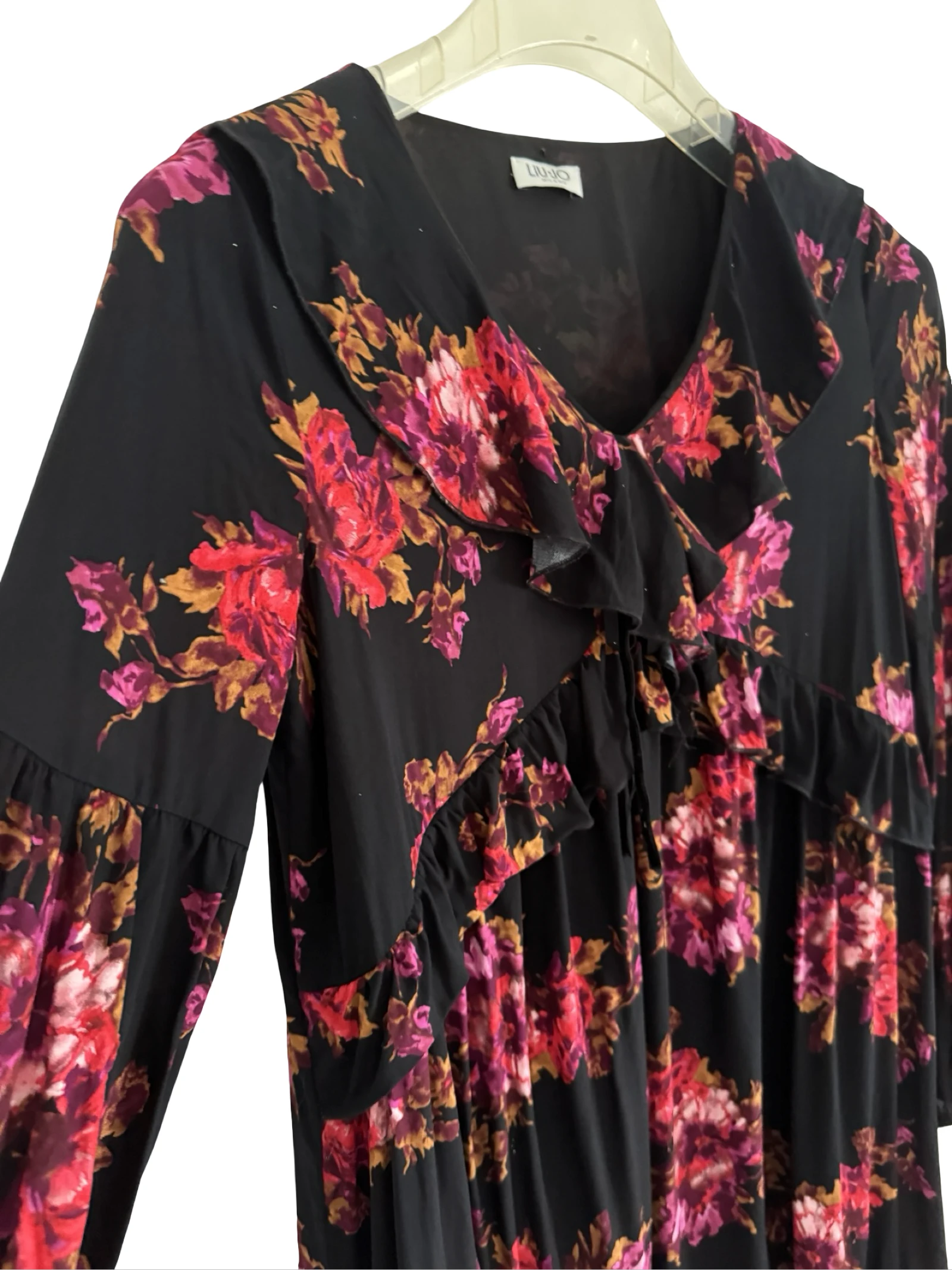 LIU JO Milano vestido floral negro con estampado de flores rosas – photo 6